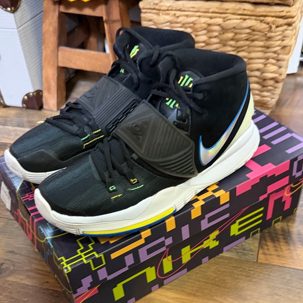Kyrie Irving signature Nike basketball shoe : KYRIE 6